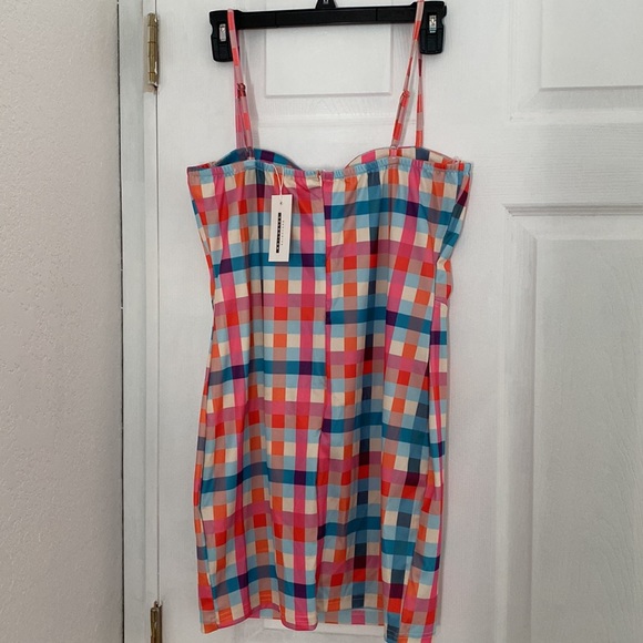 NWT CBR multicolor short dress. Size L. Adjustable to the body - Picture 4 of 7